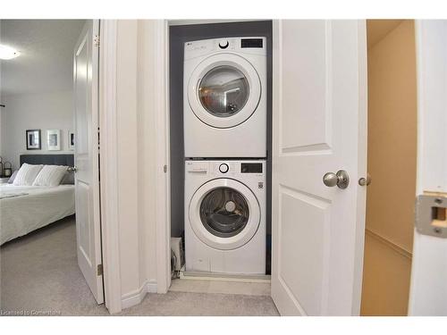 8 Sharp Drive, Ancaster, ON - Indoor Photo Showing Laundry Room