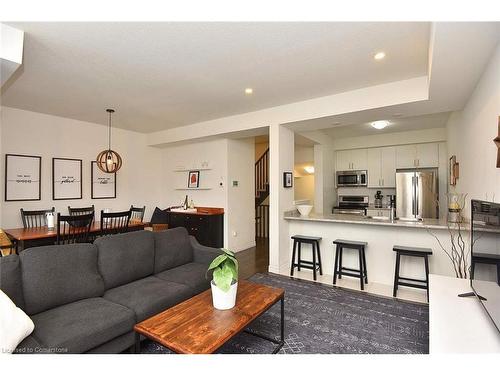 8 Sharp Drive, Ancaster, ON - Indoor Photo Showing Living Room