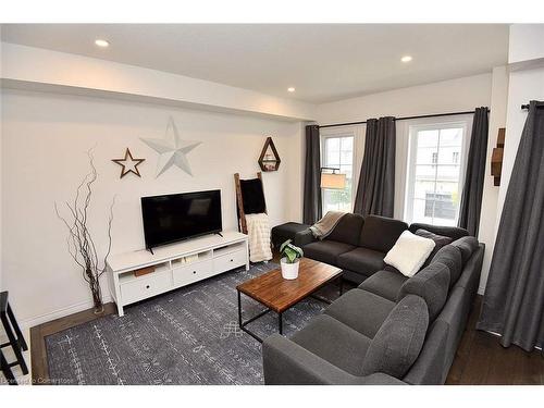 8 Sharp Drive, Ancaster, ON - Indoor Photo Showing Living Room