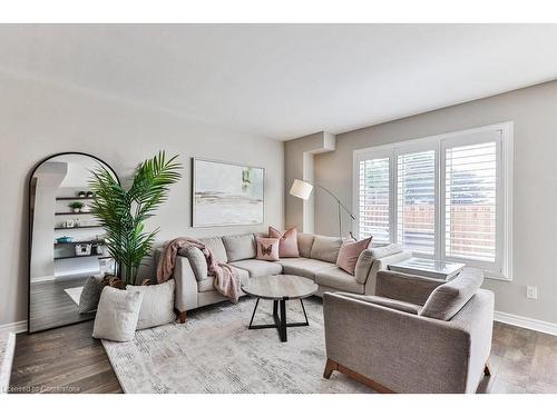 42-2470 Headon Forest Drive, Burlington, ON - Indoor Photo Showing Living Room