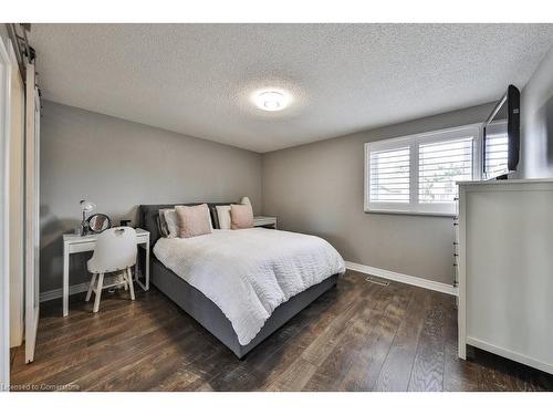 42-2470 Headon Forest Drive, Burlington, ON - Indoor Photo Showing Bedroom