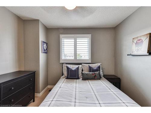 42-2470 Headon Forest Drive, Burlington, ON - Indoor Photo Showing Bedroom