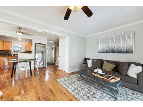 4 Glencastle Square, Brampton, ON - Indoor Photo Showing Living Room