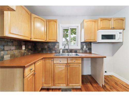 4 Glencastle Square, Brampton, ON - Indoor Photo Showing Kitchen With Double Sink