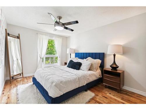 4 Glencastle Square, Brampton, ON - Indoor Photo Showing Bedroom