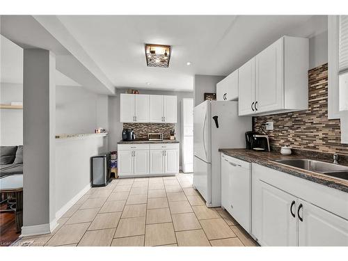 174 Grace Avenue, Hamilton, ON - Indoor Photo Showing Kitchen