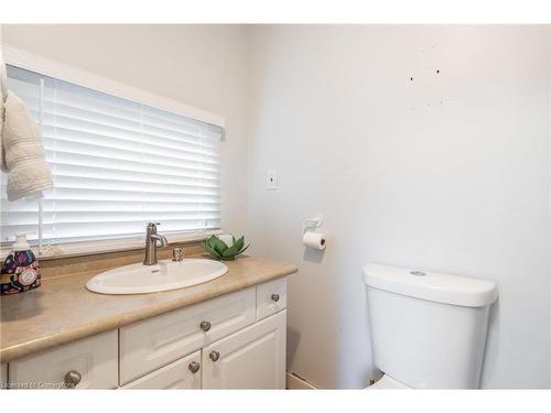 49 Elizabeth Street, St. Catharines, ON - Indoor Photo Showing Bathroom