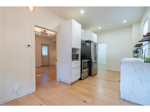 49 Elizabeth Street, St. Catharines, ON - Indoor Photo Showing Kitchen