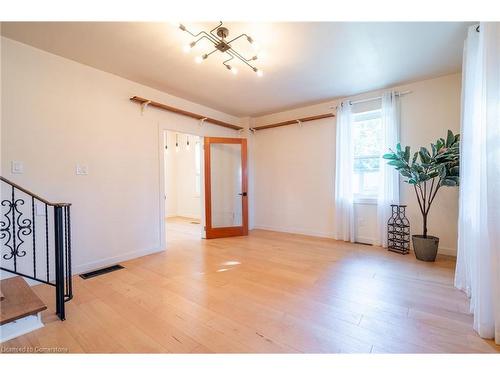 49 Elizabeth Street, St. Catharines, ON - Indoor Photo Showing Other Room