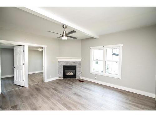 621 Pine Street, Haldimand County, ON - Indoor Photo Showing Living Room With Fireplace