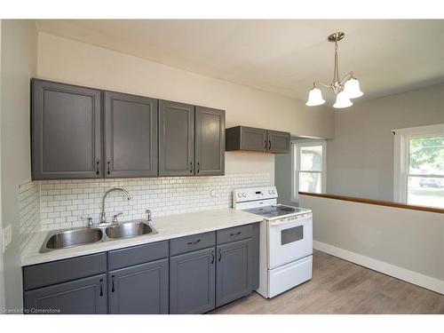 621 Pine Street, Haldimand County, ON - Indoor Photo Showing Kitchen With Double Sink