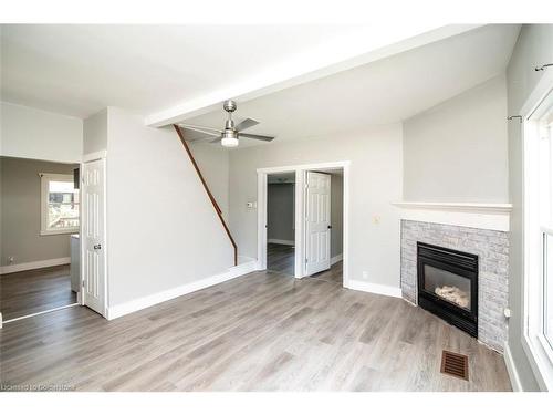 621 Pine Street, Haldimand County, ON - Indoor Photo Showing Living Room With Fireplace