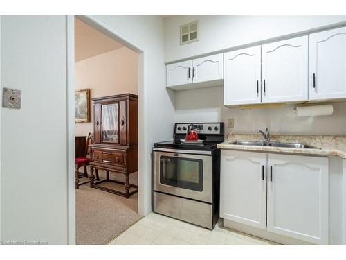 103-200 Limeridge Road W, Hamilton, ON - Indoor Photo Showing Kitchen With Double Sink