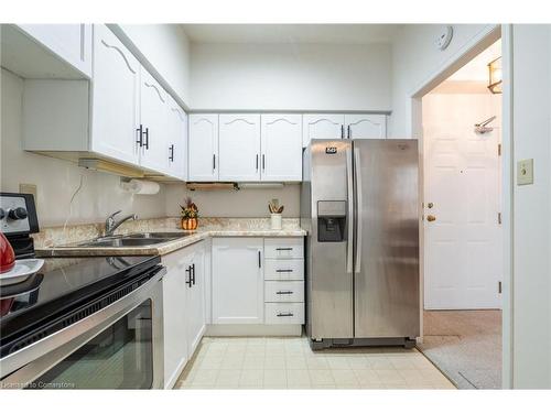 103-200 Limeridge Road W, Hamilton, ON - Indoor Photo Showing Kitchen With Double Sink