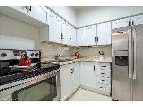 103-200 Limeridge Road W, Hamilton, ON - Indoor Photo Showing Kitchen With Double Sink