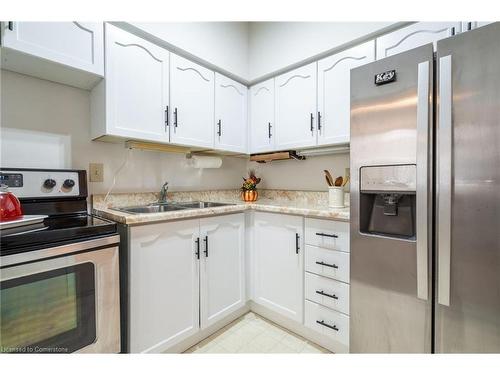 103-200 Limeridge Road W, Hamilton, ON - Indoor Photo Showing Kitchen With Double Sink