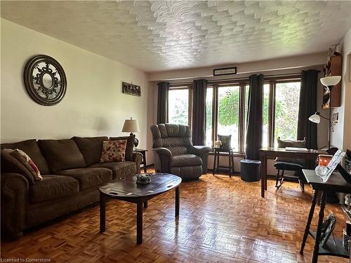 82 Concession 5 Road, Fisherville, ON - Indoor Photo Showing Living Room