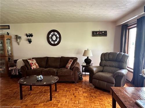 82 Concession 5 Road, Fisherville, ON - Indoor Photo Showing Living Room