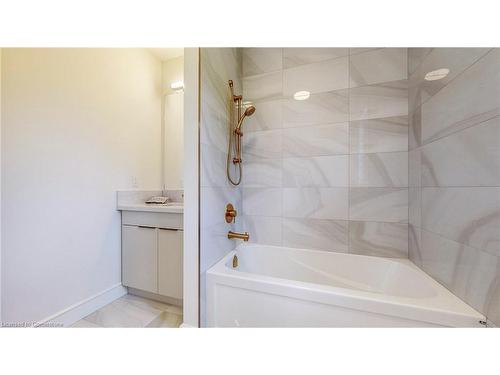 48 Miller Drive, Ancaster, ON - Indoor Photo Showing Bathroom