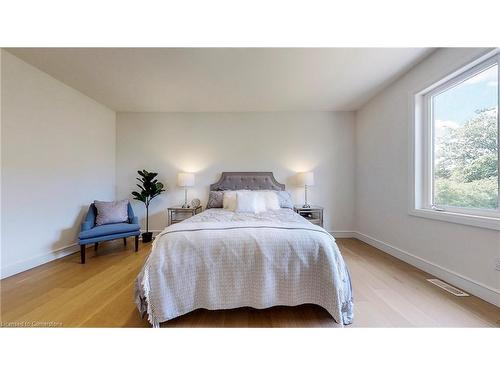 48 Miller Drive, Ancaster, ON - Indoor Photo Showing Bedroom