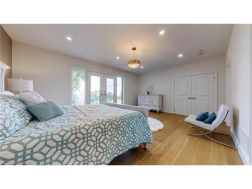 48 Miller Drive, Ancaster, ON - Indoor Photo Showing Bedroom