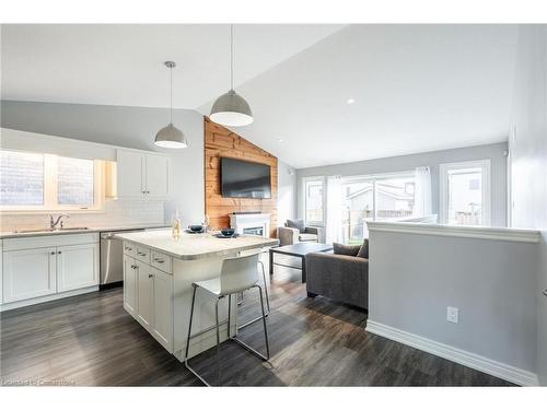 78 Silverwood Avenue, Welland, ON - Indoor Photo Showing Kitchen