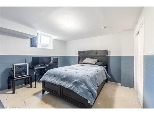 78 Silverwood Avenue, Welland, ON - Indoor Photo Showing Bedroom