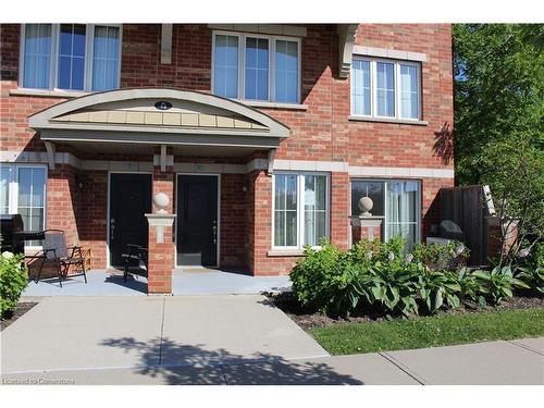 1-51 Hays Boulevard, Oakville, ON - Outdoor