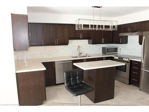 1-51 Hays Boulevard, Oakville, ON - Indoor Photo Showing Kitchen With Double Sink With Upgraded Kitchen