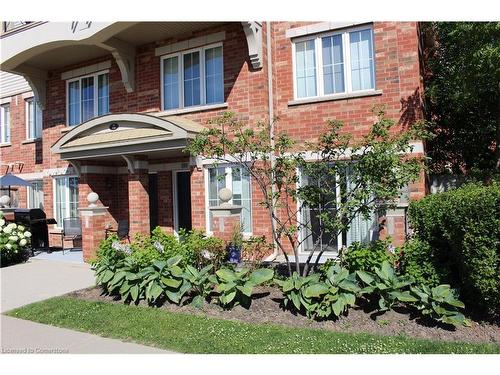 1-51 Hays Boulevard, Oakville, ON - Outdoor