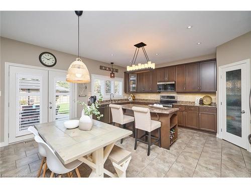 64 Sumner Crescent, Grimsby, ON - Indoor Photo Showing Dining Room