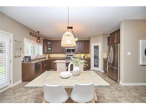 64 Sumner Crescent, Grimsby, ON - Indoor Photo Showing Dining Room