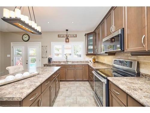 64 Sumner Crescent, Grimsby, ON - Indoor Photo Showing Kitchen With Double Sink