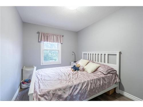 5 York Street, St. Catharines, ON - Indoor Photo Showing Bedroom