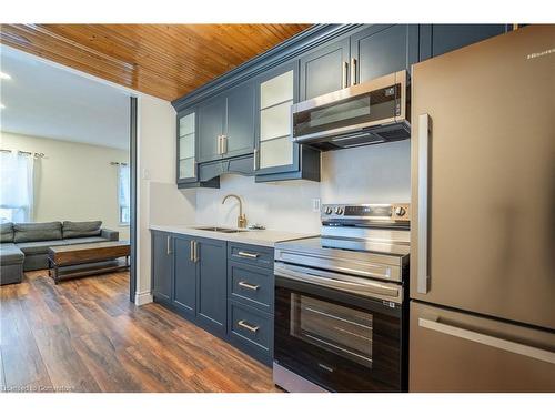 458 Paling Avenue, Hamilton, ON - Indoor Photo Showing Kitchen