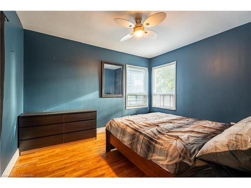 458 Paling Avenue, Hamilton, ON - Indoor Photo Showing Bedroom