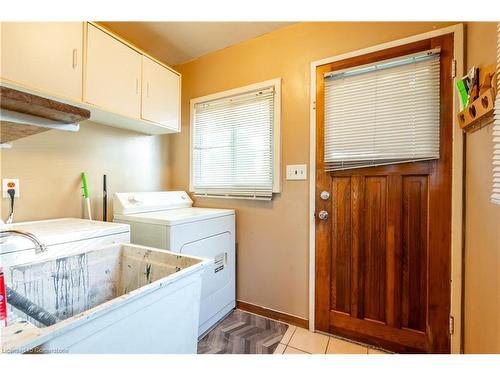 458 Paling Avenue, Hamilton, ON - Indoor Photo Showing Laundry Room