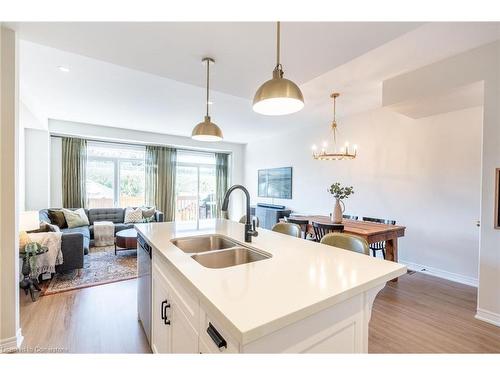 15-27 Rachel Drive, Stoney Creek, ON - Indoor Photo Showing Kitchen With Double Sink With Upgraded Kitchen