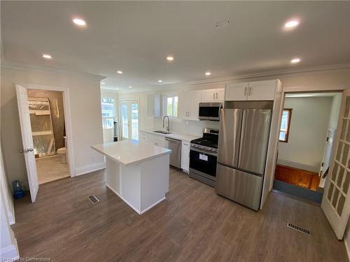 Upper-40 Bartlett Street, St. Catharines, ON - Indoor Photo Showing Kitchen