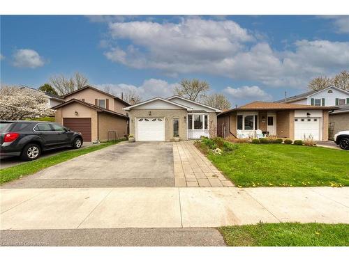 32 Braeheid Avenue, Waterdown, ON - Outdoor With Facade