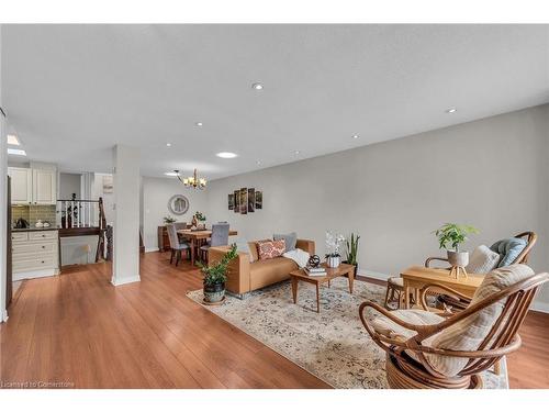 32 Braeheid Avenue, Waterdown, ON - Indoor Photo Showing Living Room