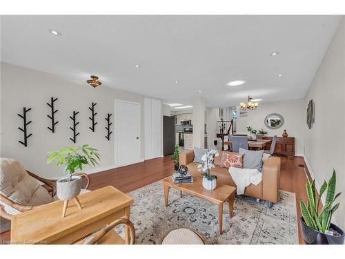 32 Braeheid Avenue, Waterdown, ON - Indoor Photo Showing Living Room