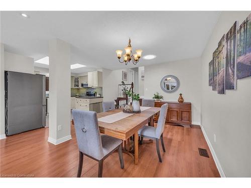 32 Braeheid Avenue, Waterdown, ON - Indoor Photo Showing Dining Room