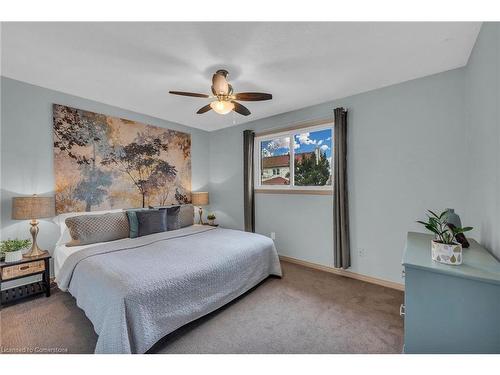 32 Braeheid Avenue, Waterdown, ON - Indoor Photo Showing Bedroom