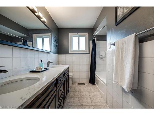 75 Colcrest Street, Hamilton, ON - Indoor Photo Showing Bathroom