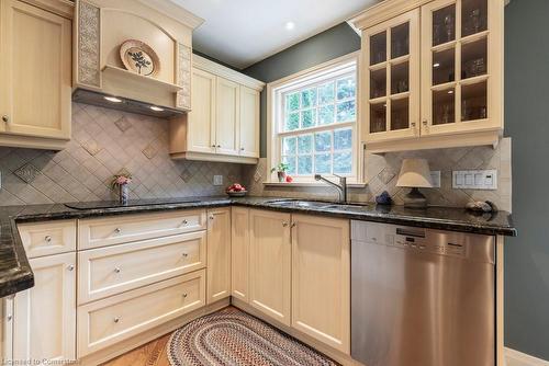 72 St Margarets Road, Ancaster, ON - Indoor Photo Showing Kitchen