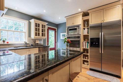 72 St Margarets Road, Ancaster, ON - Indoor Photo Showing Kitchen