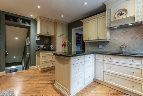 72 St Margarets Road, Ancaster, ON - Indoor Photo Showing Kitchen