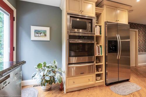 72 St Margarets Road, Ancaster, ON - Indoor Photo Showing Kitchen