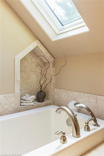 72 St Margarets Road, Ancaster, ON - Indoor Photo Showing Bathroom